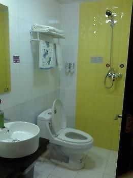 Tiandi Renhe Hotel Jinan Zewnętrze zdjęcie