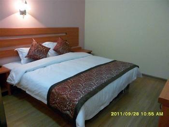 Tiandi Renhe Hotel Jinan Zewnętrze zdjęcie